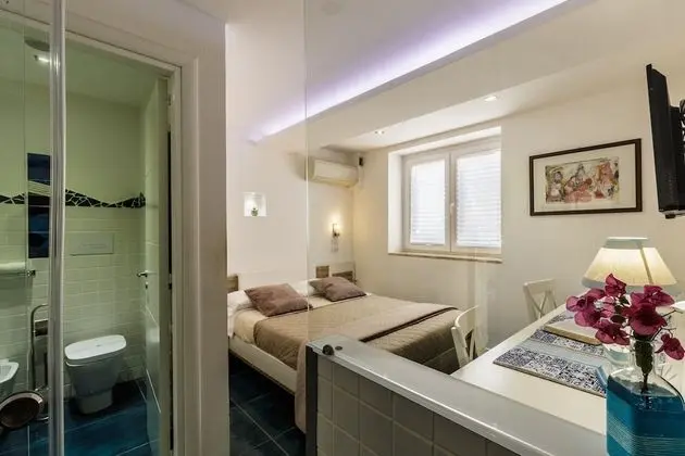 Standard Tek Büyük Yataklı Oda