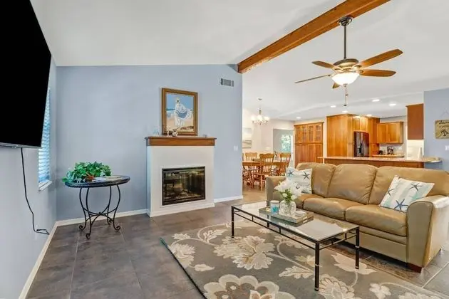 Ev (1410 SW 18Th Ter)