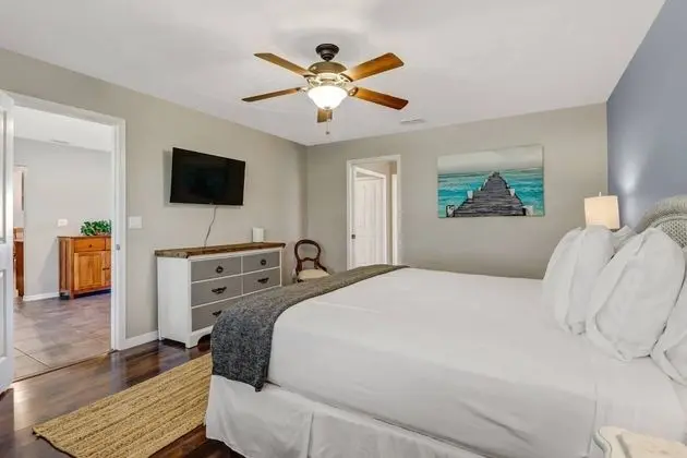 Ev (1410 SW 18Th Ter)