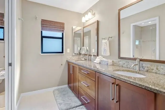 Ev (1410 SW 18Th Ter)