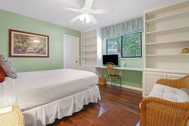 Ev (1410 SW 18Th Ter)