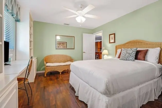 Ev (1410 SW 18Th Ter)