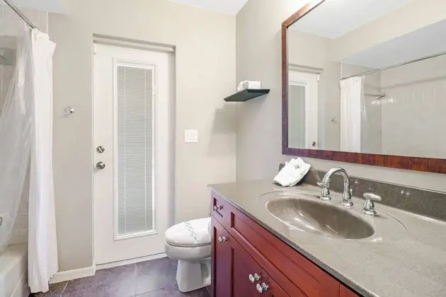 Ev (1410 SW 18Th Ter)