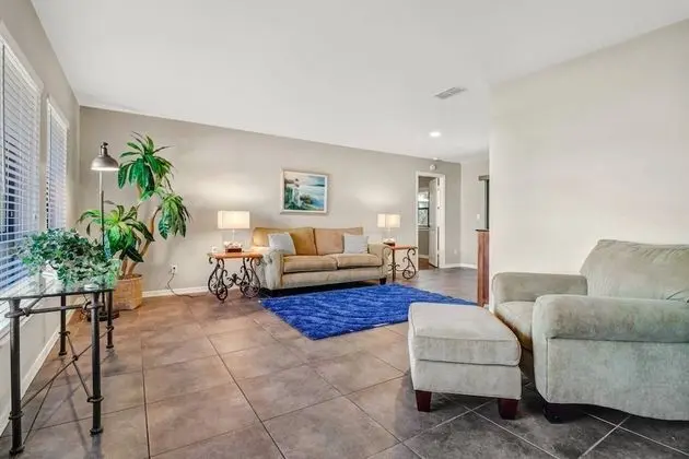 Ev (1410 SW 18Th Ter)