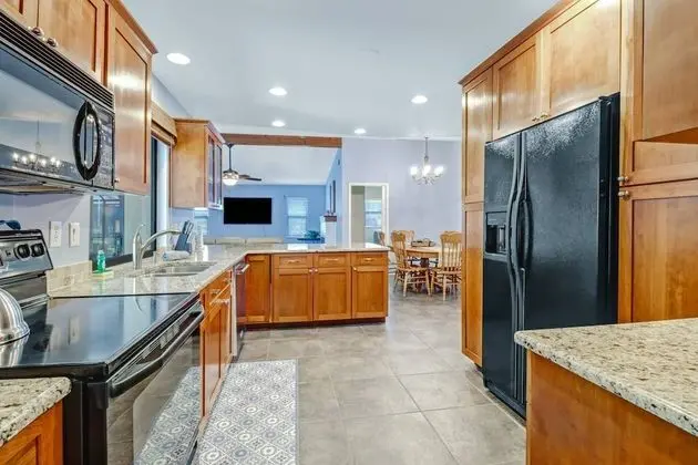 Ev (1410 SW 18Th Ter)