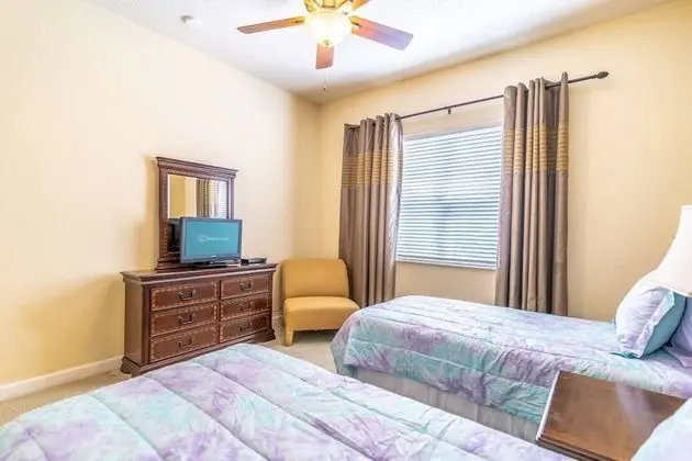 Ev (1413 Reunion Resort)