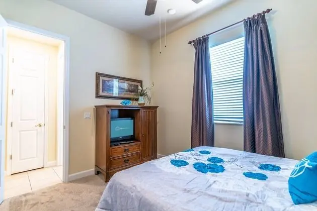 Ev (1413 Reunion Resort)