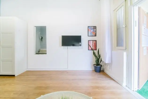 Studio with Kitchen and Balcony