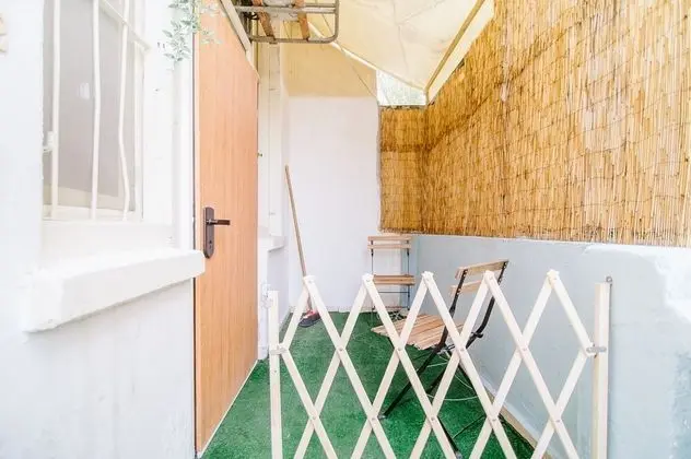 Studio with Kitchen and Balcony