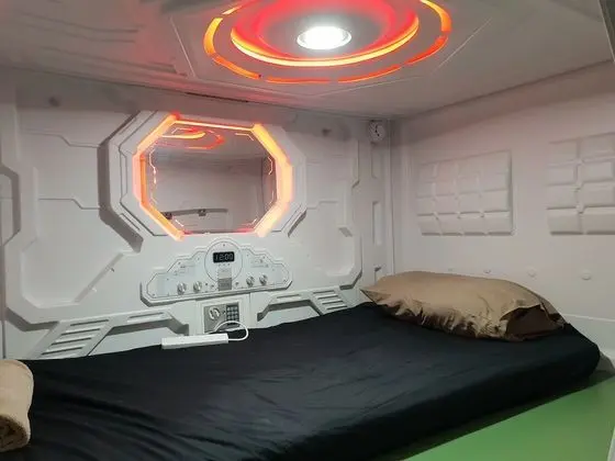 Capsule Pod