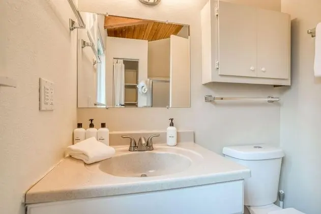 Ev, Birden Çok Yatak (15 Lupine Lane)