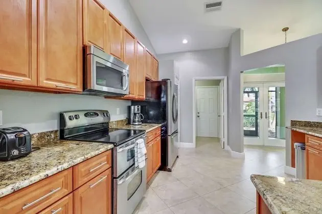 Ev (1506 SW 38th Street)