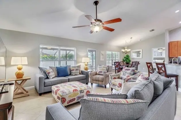 Ev (1506 SW 38th Street)