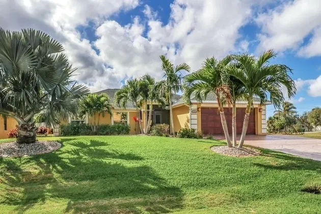 Ev (1506 SW 38th Street)