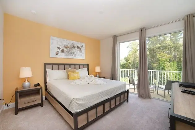 Ev (1510RETREAT)