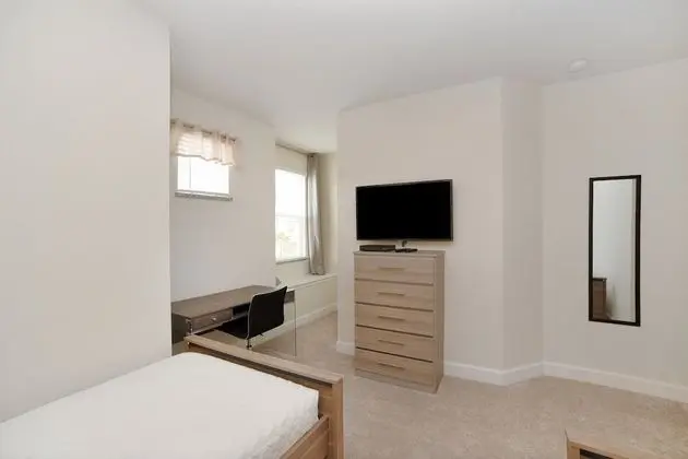Ev (1510RETREAT)