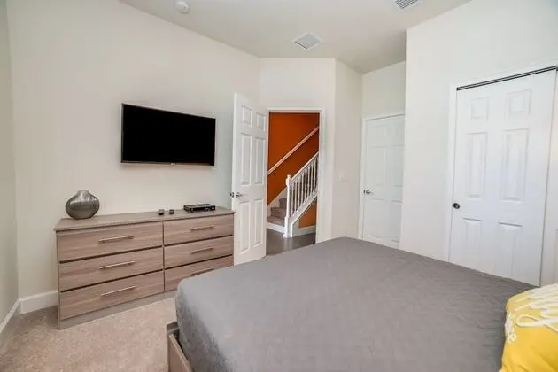 Ev (1510RETREAT)
