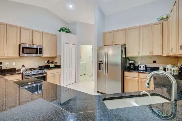Ev (1519 NW 31st  Ave)