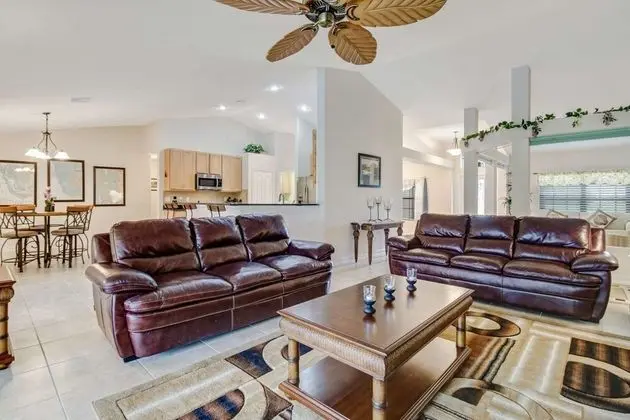 Ev (1519 NW 31st  Ave)