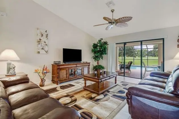 Ev (1519 NW 31st  Ave)