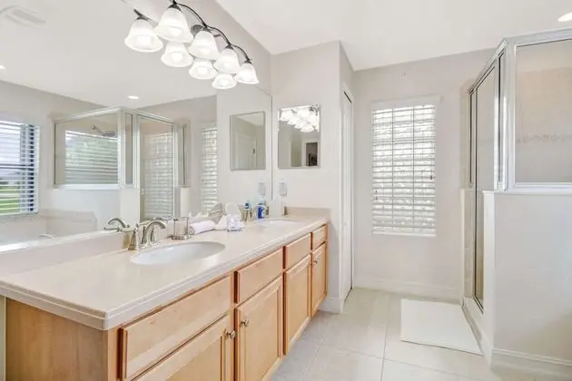 Ev (1519 NW 31st  Ave)