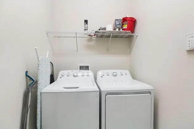 Ev