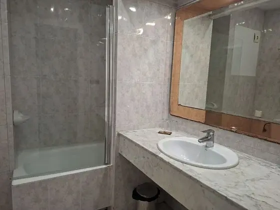 Üç Kişilik Oda, Teras