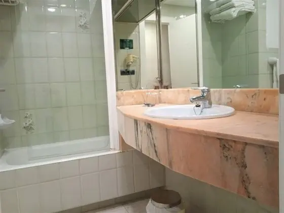 Üç Kişilik Oda, Teras
