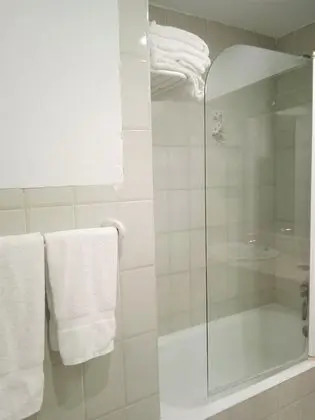Üç Kişilik Oda, Teras