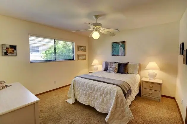 Ev (1530 SW 49th Ter)