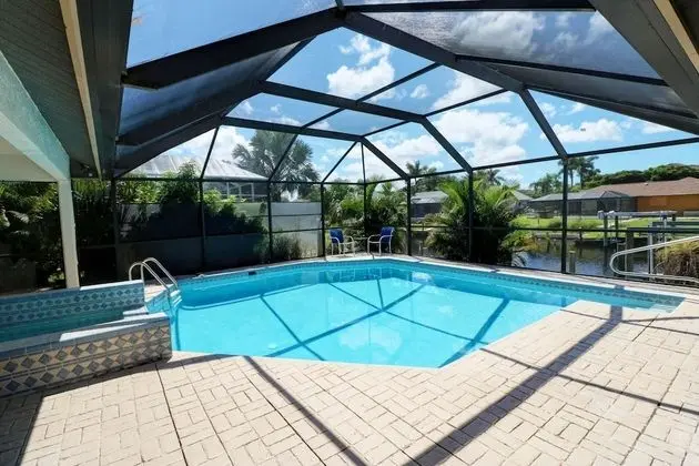 Ev (1530 SW 49th Ter)