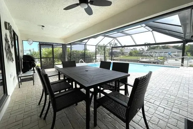 Ev (1530 SW 49th Ter)