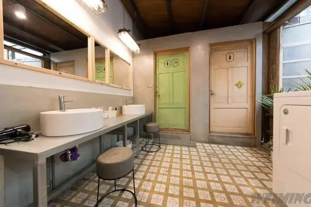 Ortak Ranzalı Oda, Karma Ranzalı Oda, Ortak Banyo