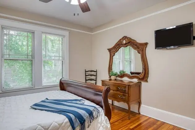 Apart Daire (16 Saragossa Street B)