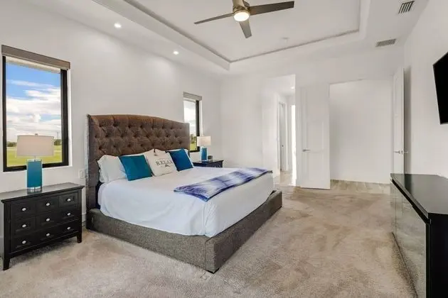 Ev (1625 NW 32nd Ct)