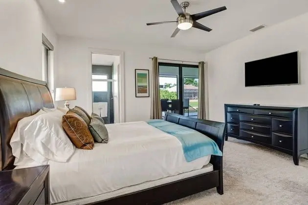 Ev (1625 NW 32nd Ct)