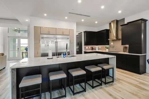 Ev (1625 NW 32nd Ct)