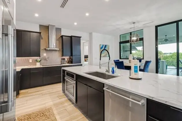 Ev (1625 NW 32nd Ct)