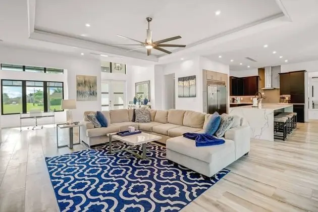 Ev (1625 NW 32nd Ct)