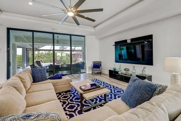 Ev (1625 NW 32nd Ct)