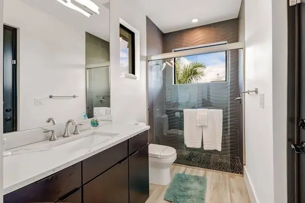 Ev (1625 NW 32nd Ct)