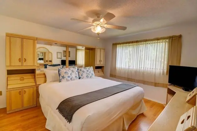Daire (16360 Dublin Cir #202)