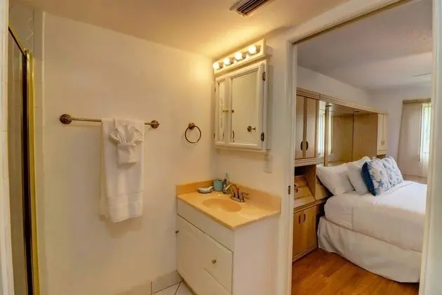 Daire (16360 Dublin Cir #202)