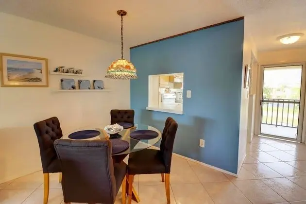 Daire (16360 Dublin Cir #202)