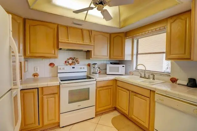 Daire (16360 Dublin Cir #202)