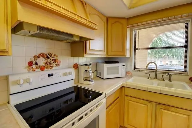 Daire (16360 Dublin Cir #202)