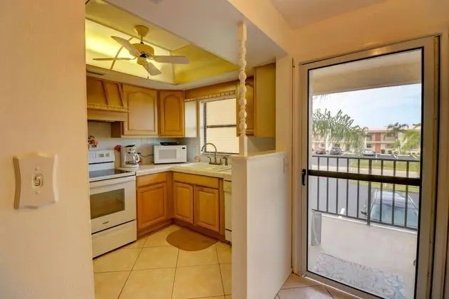 Daire (16360 Dublin Cir #202)