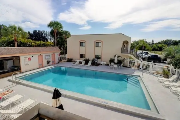 Daire (16360 Dublin Cir #202)
