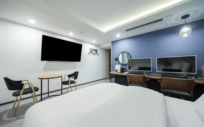 Oda (Deluxe Gaming Room (high-spec 2PC 65")