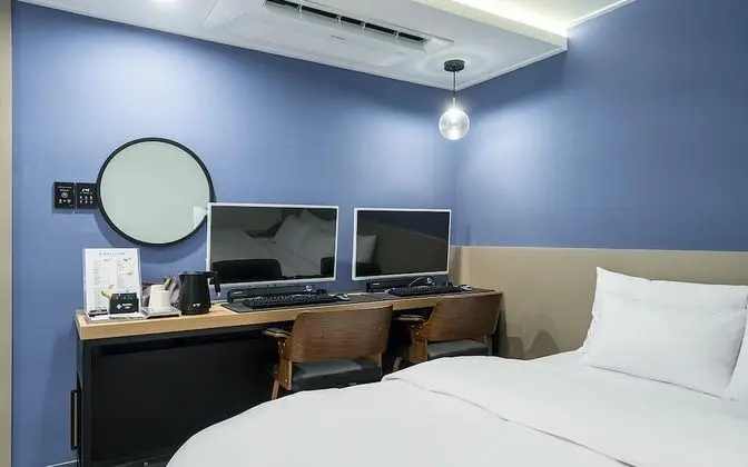 Oda (Deluxe Gaming Room (high-spec 2PC 65")